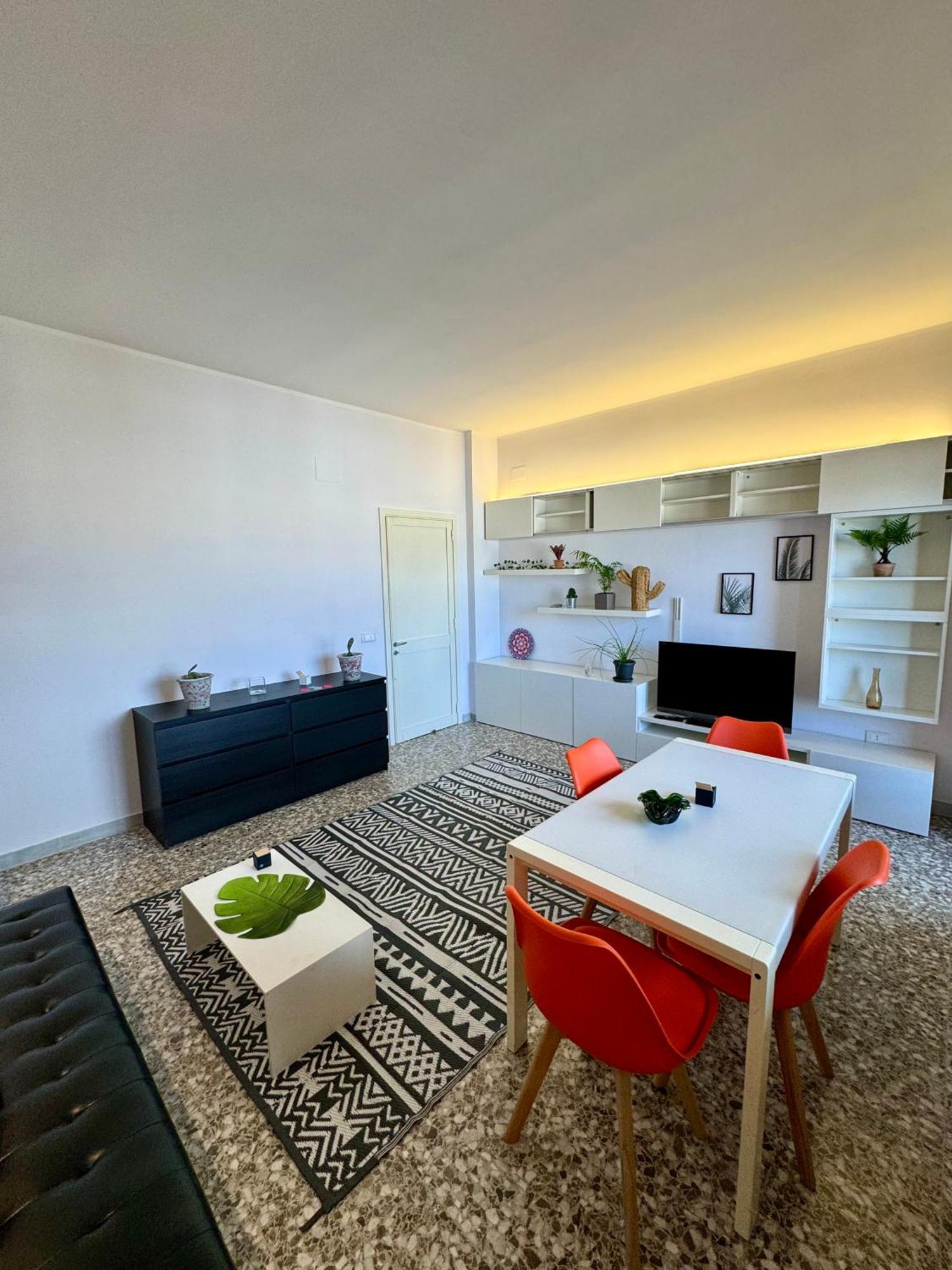 4 Balconi House- Appartamento Moderno A Lecce Exterior foto