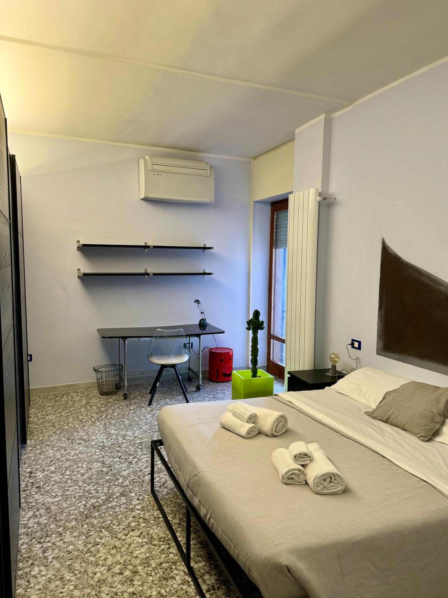 4 Balconi House- Appartamento Moderno A Lecce Exterior foto