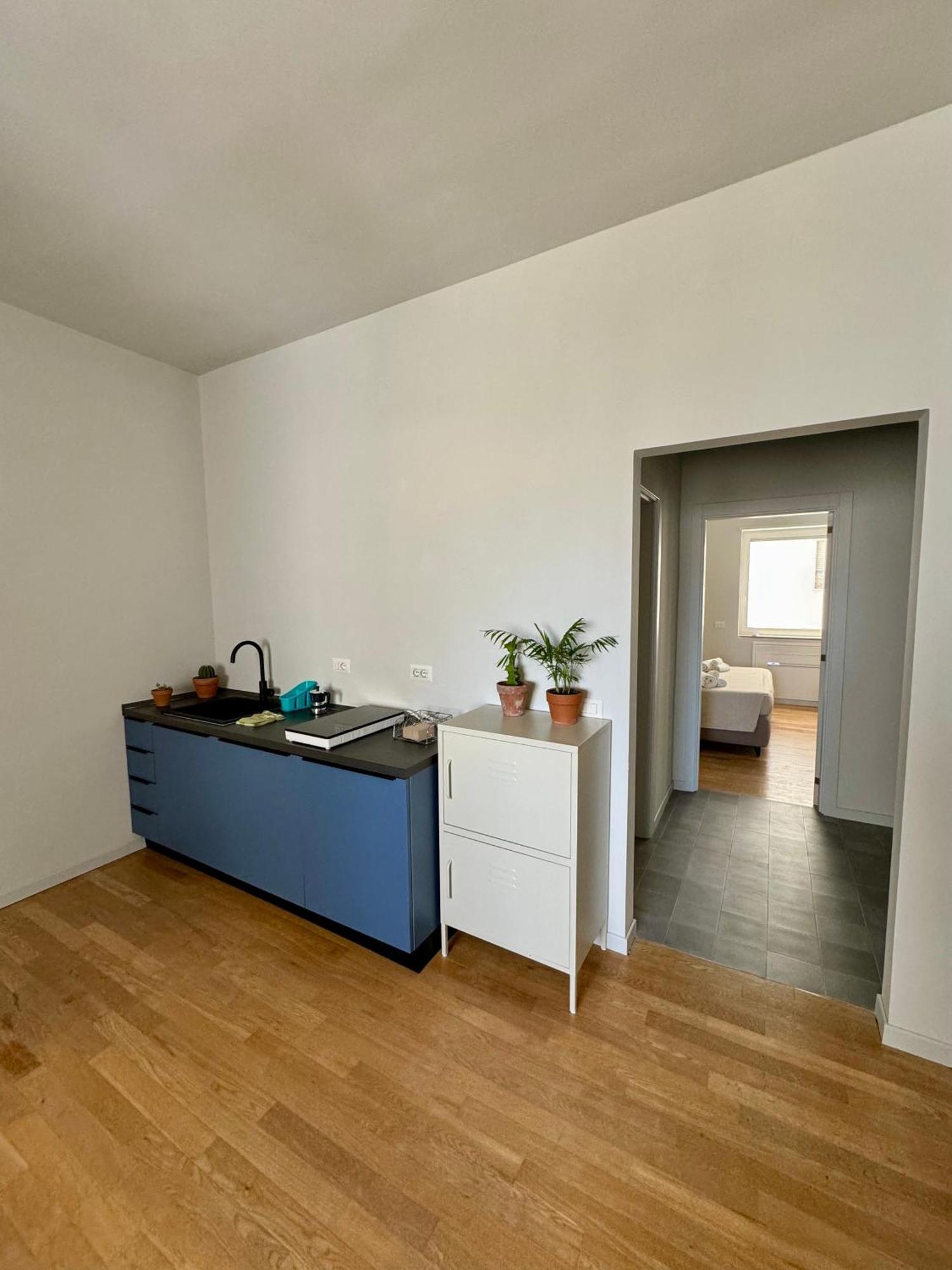 4 Balconi House- Appartamento Moderno A Lecce Exterior foto