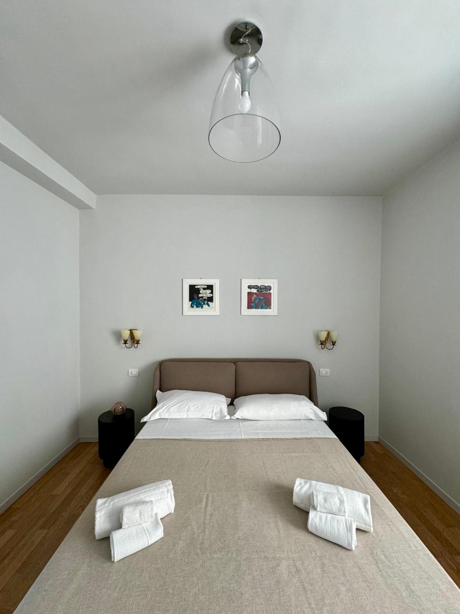 4 Balconi House- Appartamento Moderno A Lecce Exterior foto